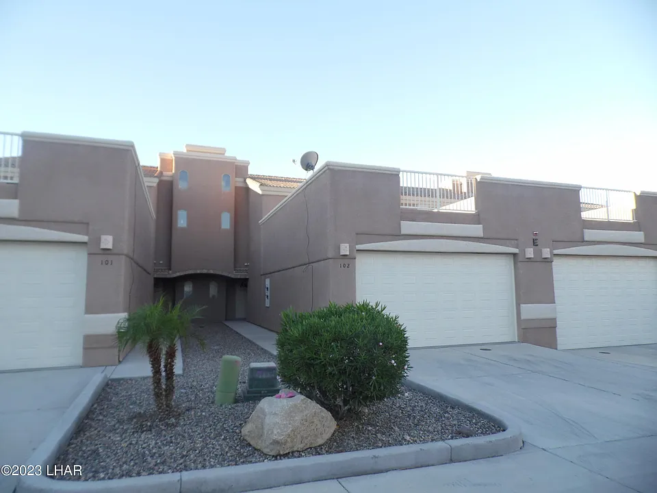 3470 Kearsage Dr #E102
