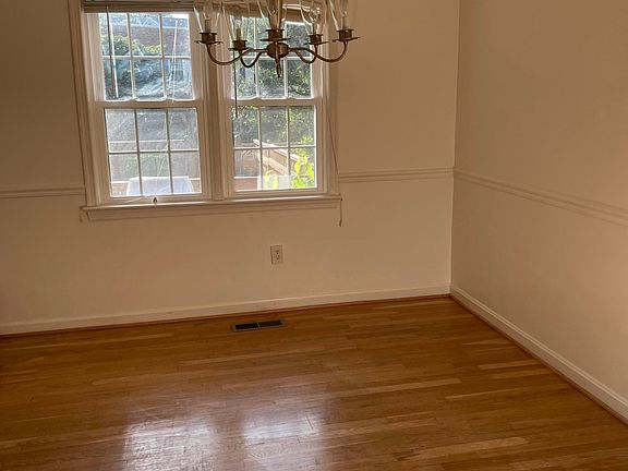 5th image of 1557 Bruton Ct