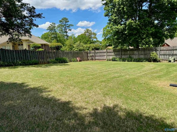 194 Greenlawn Dr NE, Meridianville, AL 35759