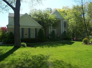 3279 Park Forest Dr, West Bloomfield, MI 48324