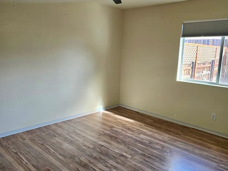 6035 N Rockland Dr #B — Photo 10
