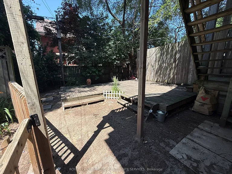 28 Eastbourne Ave #2 — Photo 26