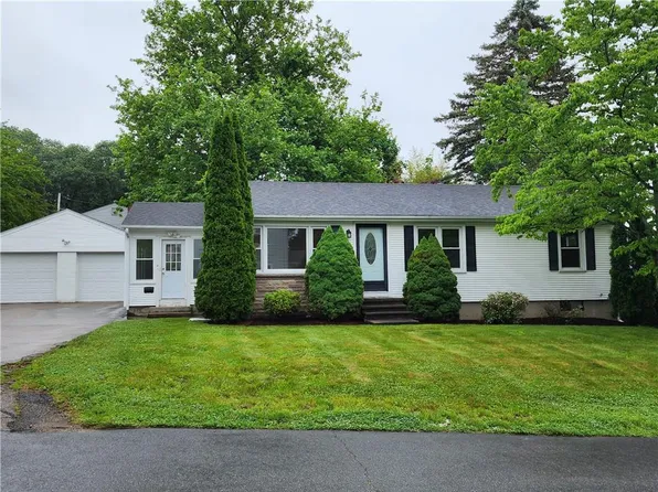 41 Maple Ave, Johnston, RI 02919