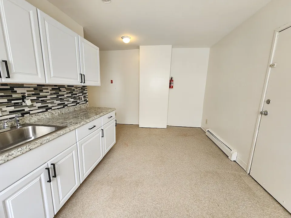 168 Winnikee Ave #5