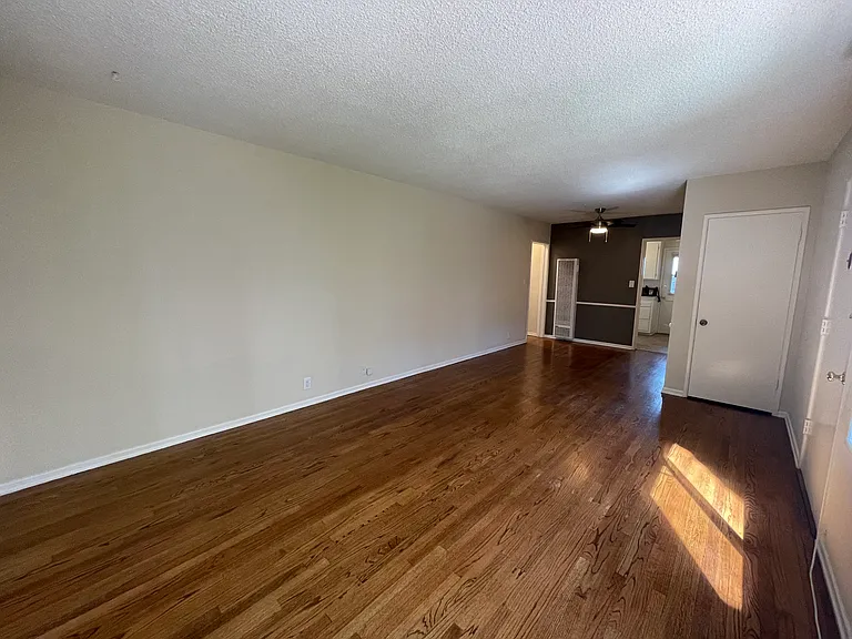 4239 Tujunga — Photo 5