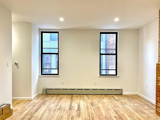 Rented by Parlor Real Estate Corp | media 13