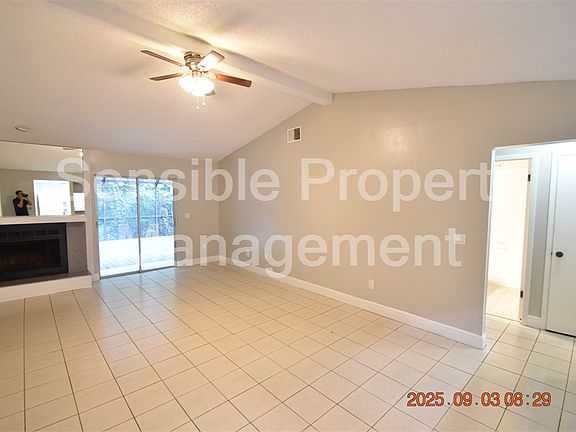 4th image of 4403 W Humphrey St #4403