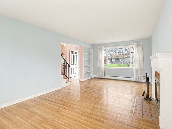 5th image of 37 Nurmi Dr
