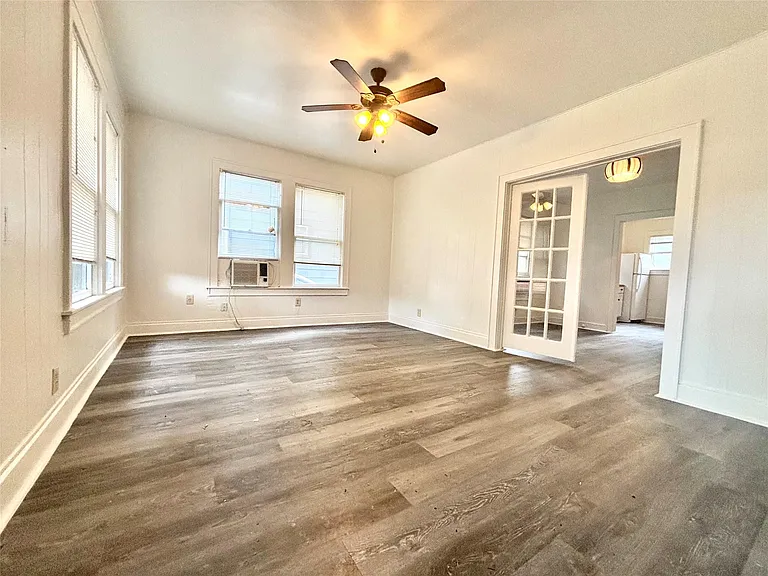 1203 Leona St — Photo 4