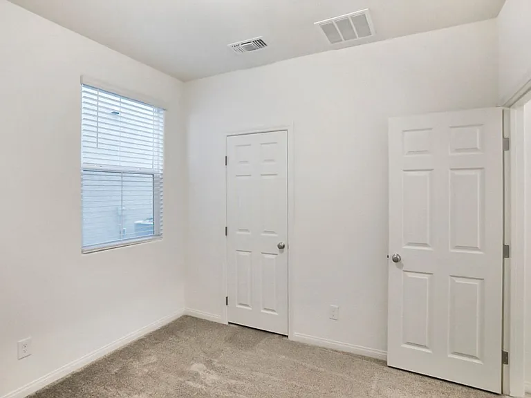 3151 Segesta Ave — Photo 33
