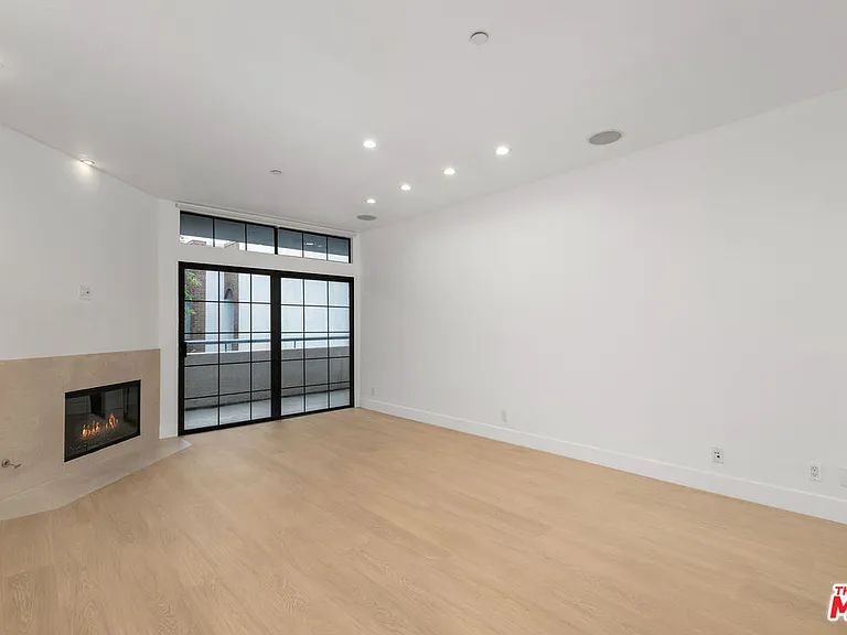 200 N Swall Dr #9 — Photo 22