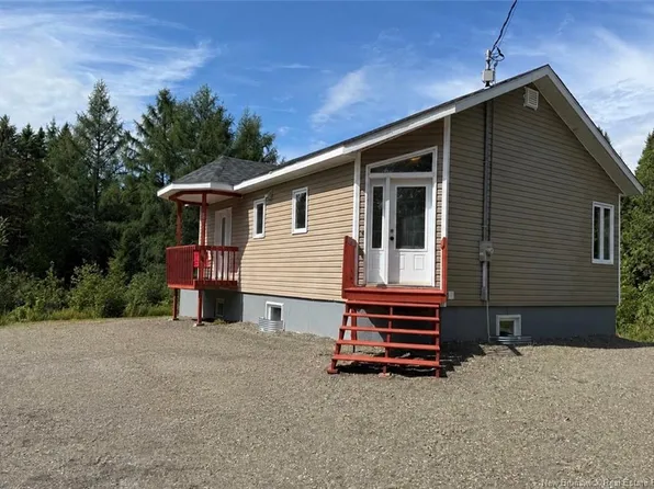 142 Smith Rd, Edmundston, NB E7C 2J7