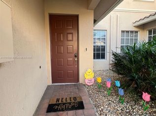 3359 Lakeside Dr #30, Davie, FL 33328