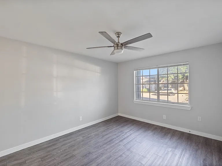 2717 Patricia Ln #B — Photo 3