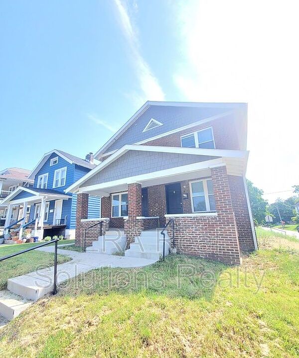 1st image of 776 Kelton Ave