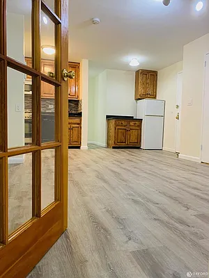 Rented by Oxford Property Group | media 7