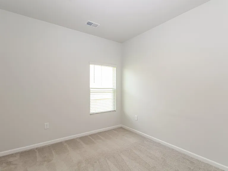 128 S Reindeer Rd — Photo 14