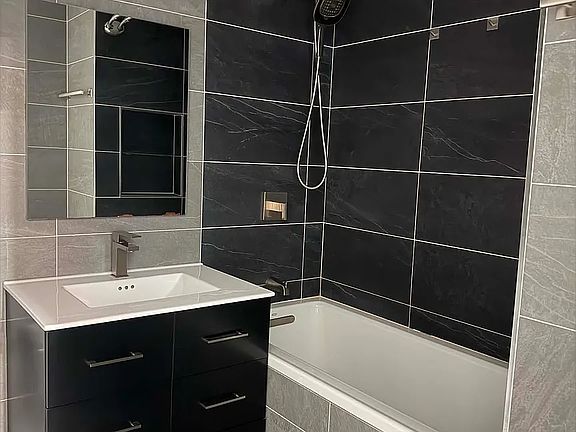 2nd image of 80 Elizabeth St APT 6N