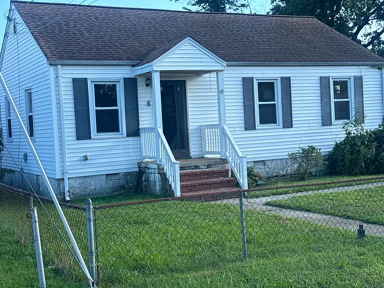6 Thornrose Ave — Photo 3