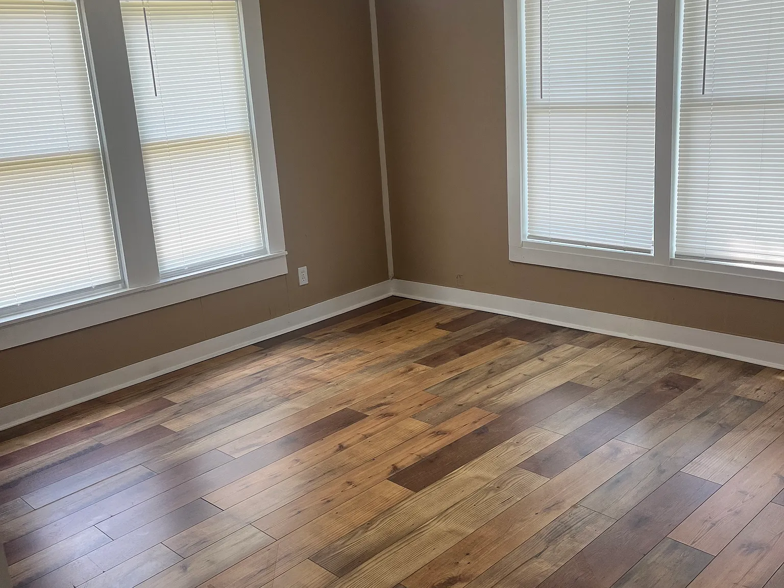 2 bed, 972 sqft, $1,200 — Photo 4