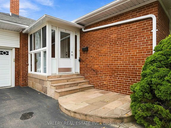 3rd image of 305 Renforth Dr