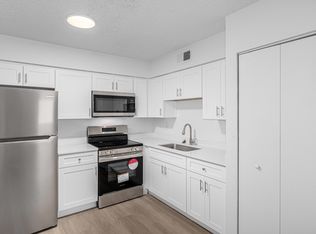 Running Brook Apartments, Phoenix, AZ 85032