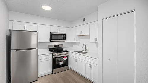Running Brook Apartments Photo 1