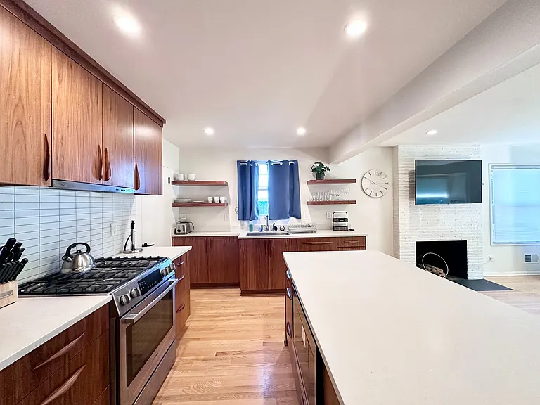 Lovely Duplex NE Portland - 2 bed, 1 bath w/Garage! — Photo 9