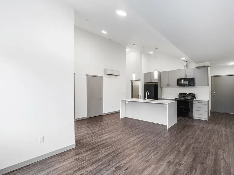 2 Bedroom Vaulted Ceilings