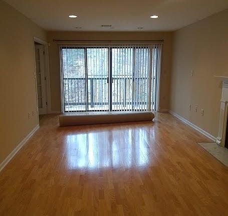 3rd image of 3107 Pine Heights Dr NE