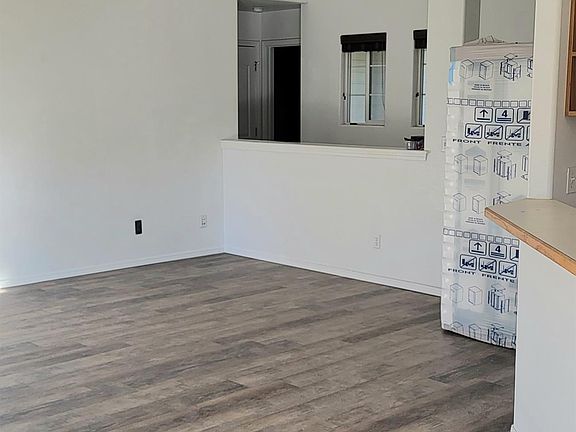 Livingroom with high ceilings
