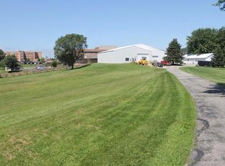 3210 S Kinney Coulee Rd, Onalaska, WI 54650