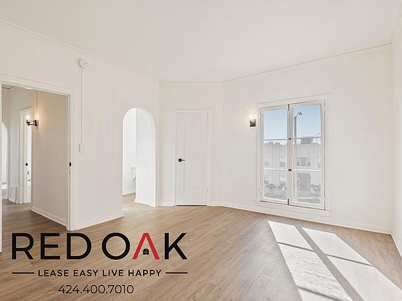 3rd image of 312 N Mariposa Ave #312