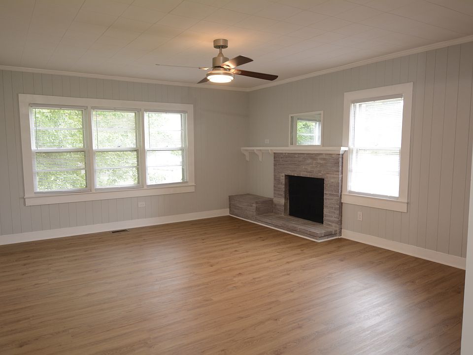 Greatroom with fireplace
