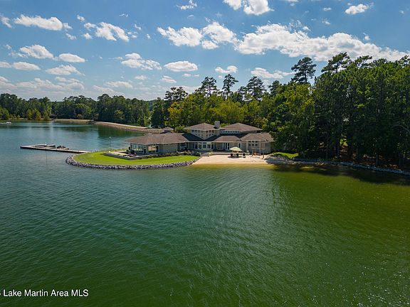 5th image of 1020 Wake Robin