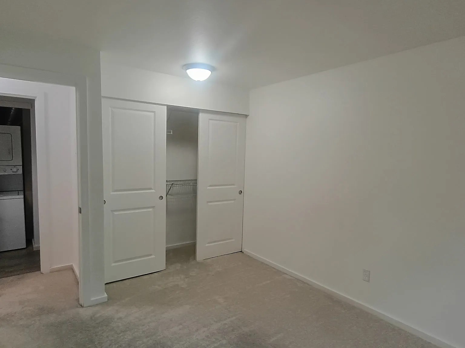 2 bed, 929 sqft, $2,100 — Photo 1