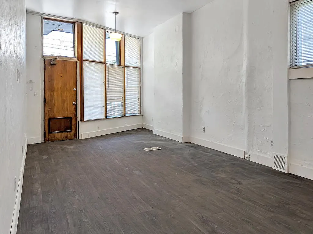 7076 Lemington Ave — Photo 3