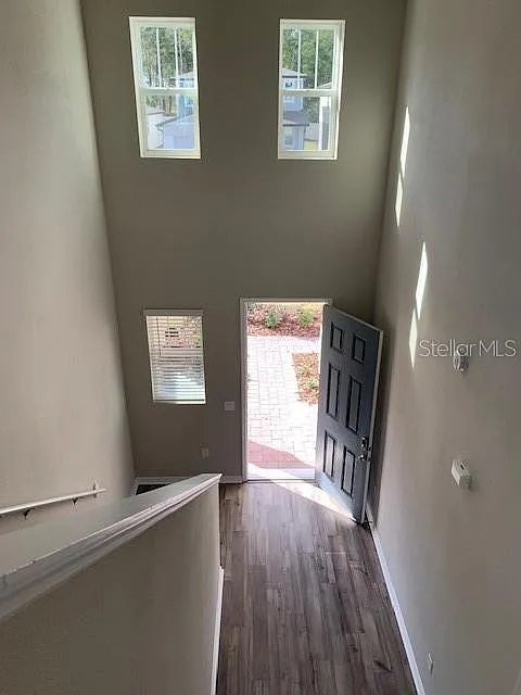 4 bed, 2.5 bath, 2160 sqft, $2,550 — Photo 4