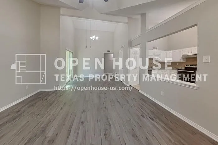 3 bed, 2.0 bath, 1298 sqft, $1,790 — Photo 4