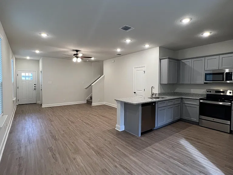 7610 Gramercy Way #101 — Photo 7