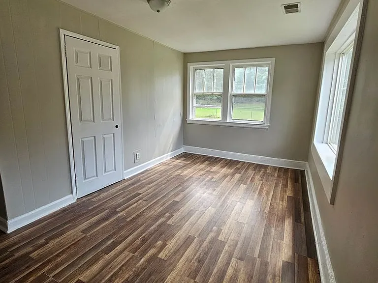 202 Crawford Rd — Photo 15