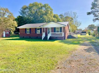 219 W Ridge St, Rose Hill, NC 28458