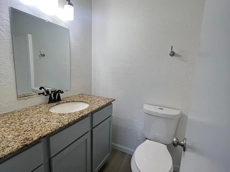 1809 Potomac Pl #D — Photo 10