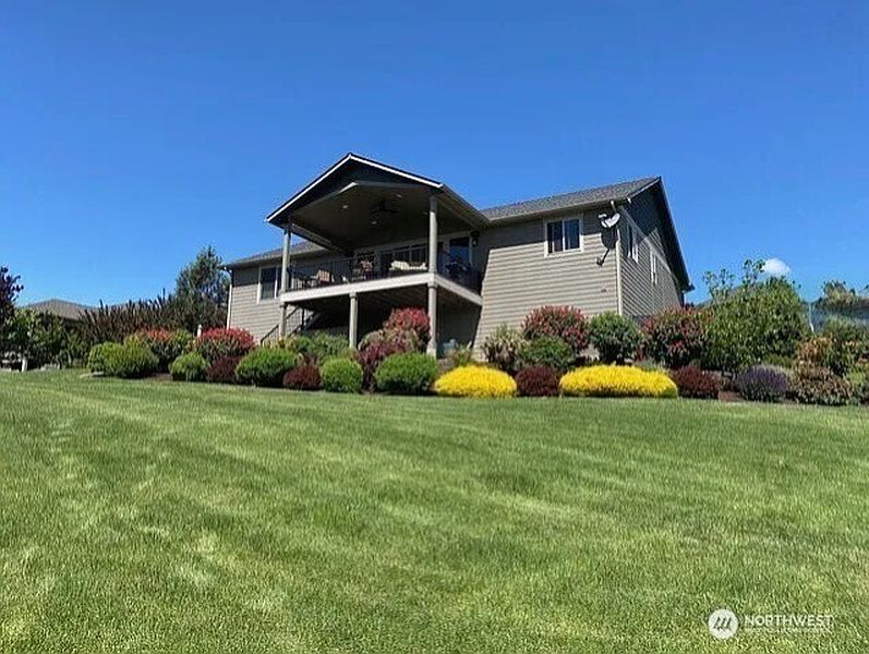 2nd image of 4062 Knowles Road