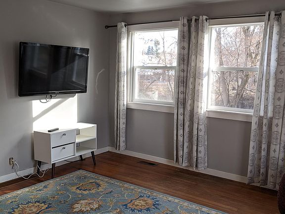 3rd image of 300 E Richmond Ave