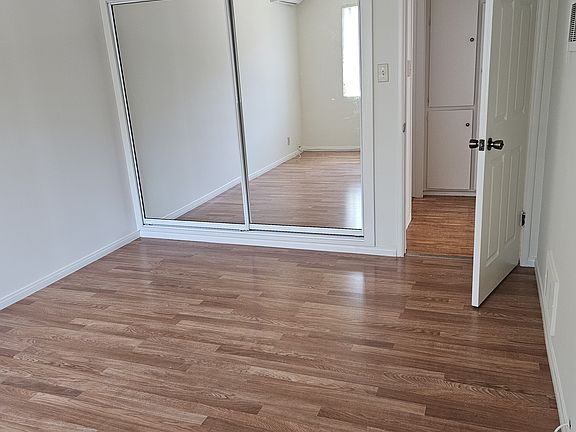 5th image of 435 Oak St