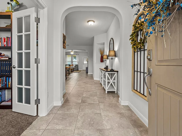 9108 Golden Hollow Ln — Photo 3