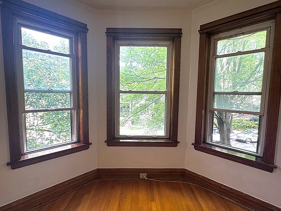 3rd image of 3848 N Damen Ave #2N