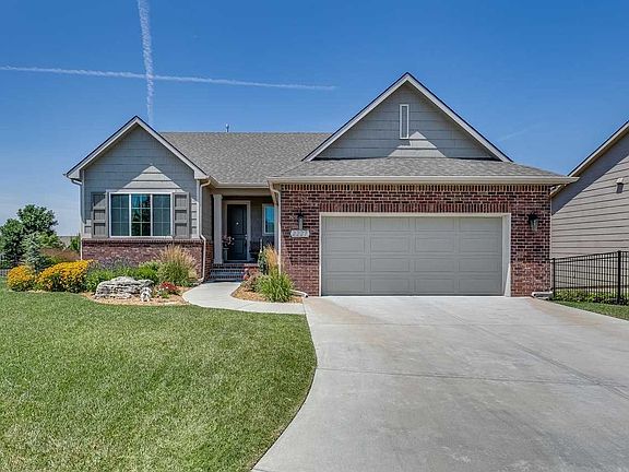 2nd image of 2227 N Sawgrass Cir