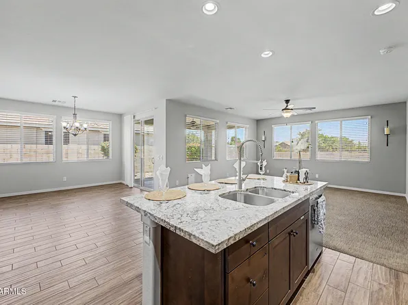 3413 N Loma Vis, Mesa, AZ 85213